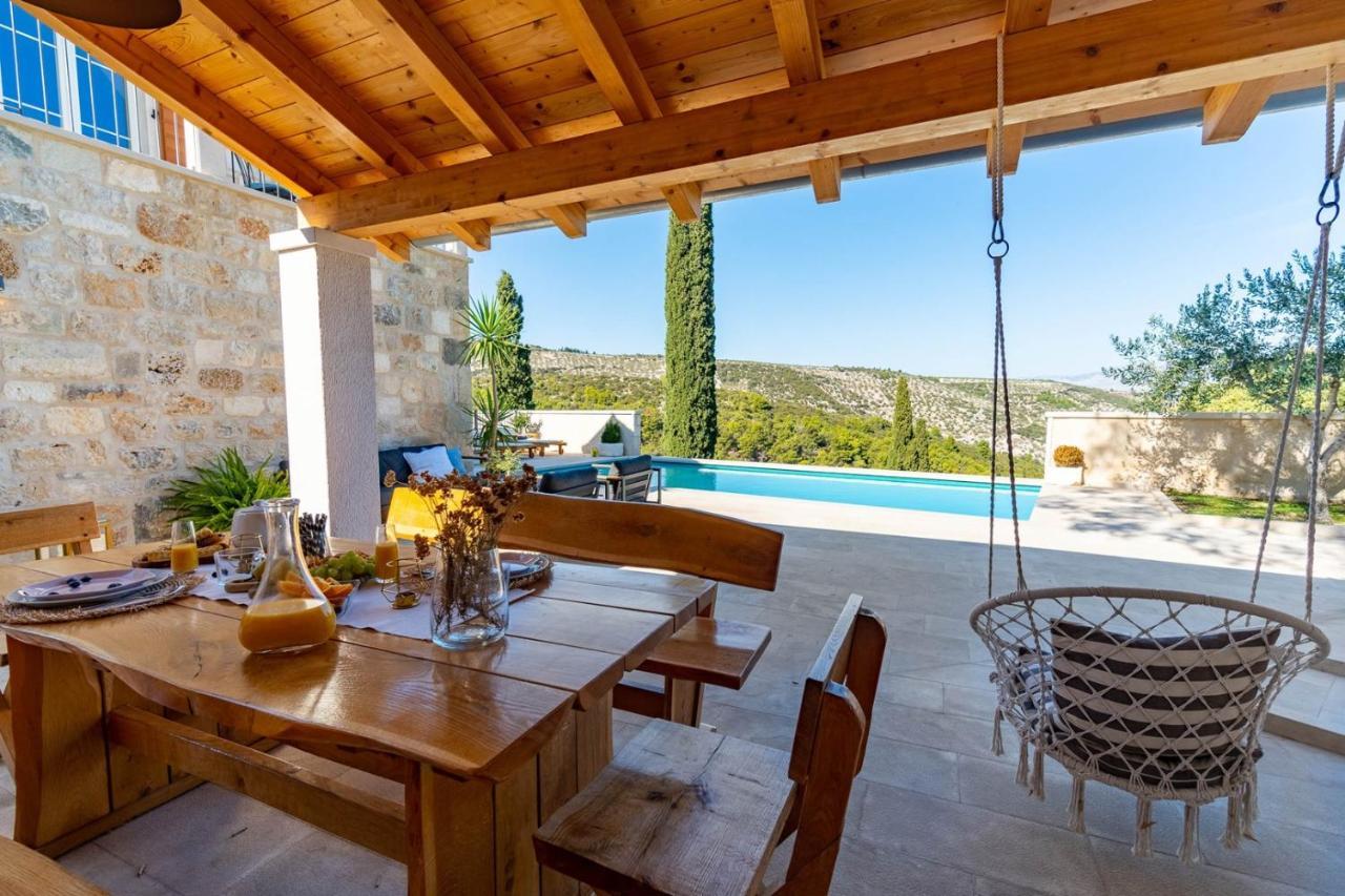 New Villa Ani! Traditional And Luxurious 4-Bedroom Villa With Heated Pool And Sea Views Postira Exterior foto